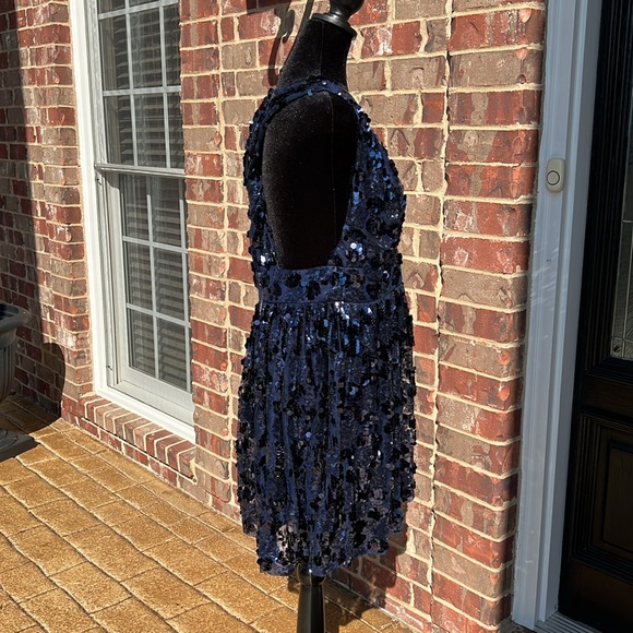 💙Lulus Got That Glam 💙 - Picture 5 of 14